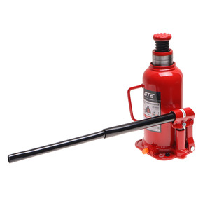 GTE-TH91604 - Домкрат бутылочный 16т 227-457мм GTE - 
Грузоподъемность: 16 т
Привод : гидравлический
Мин.высота подхвата: 22,7 см
Макс.высота подхвата: 45,7 см
Ход штока: 150 мм
Ход выдвижного винта: 80 мм

Преимущества:

Сварная конструкция домкрата в от