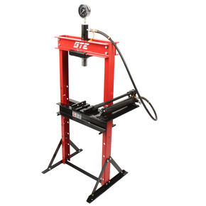 GTE-HPR13012S - Пресс гидравлический 12т напольный домкратного типа GTE - 
Усилие: 12 т
Ширина рабочего стола: 475 мм
Глубина рабочего стола: 100 мм
Максимальный подъем станины: 900 мм
Гидравлический ход: 135 мм
Привод насоса: ручной
Горизонтальное смещен
