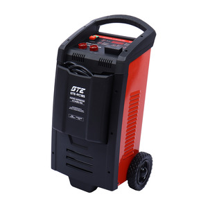 GTE-PC185 - Устройство пуско-зарядное 12-24V/50-550Ач/500А передвижное GTE - 
Вход: 230В, 50Гц
Выход: 12В/10А,30А,50А или 24В/10А,30А,50А
Мощность: 2.0кВт-10кВт
Пусковой ток: 500А 5с ВКЛ, 240с ВЫКЛ


Особенности:
&#